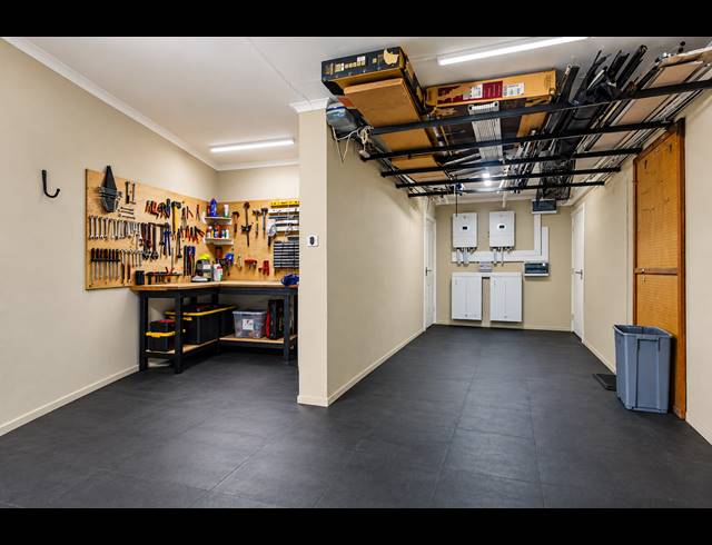 3 BEDROOM FREEHOLD FOR SALE IN FAERIE GLEN